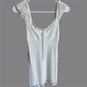 White Lace Sleeveless Dress